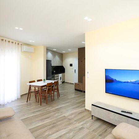Queen Apartmets Vlorë מראה חיצוני תמונה